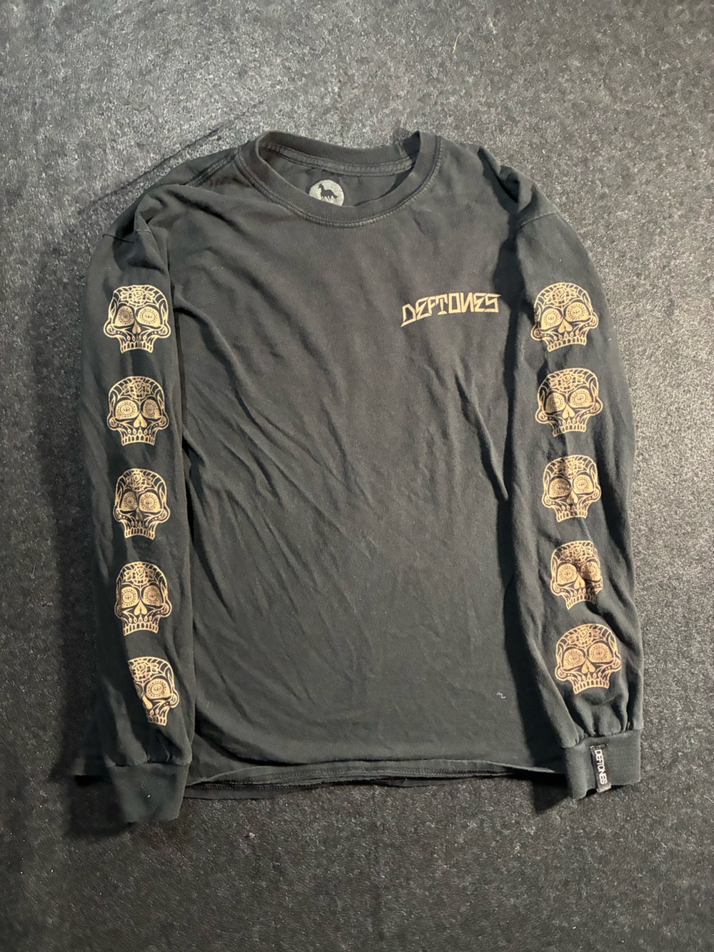 Deftones Vintage Black Long-Sleeve Skull Graphic Tee